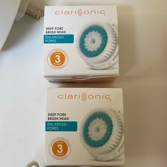 CLARISONIC MIA II + 2 NEW BRUSH HEADS - Picture 4 of 7